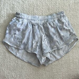Lululemon Size 4 Hottie Hot Shorts